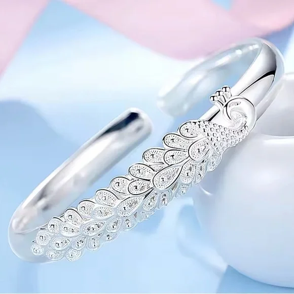 Elegant Silver Peacock Bracelet. - Picture 4 of 7